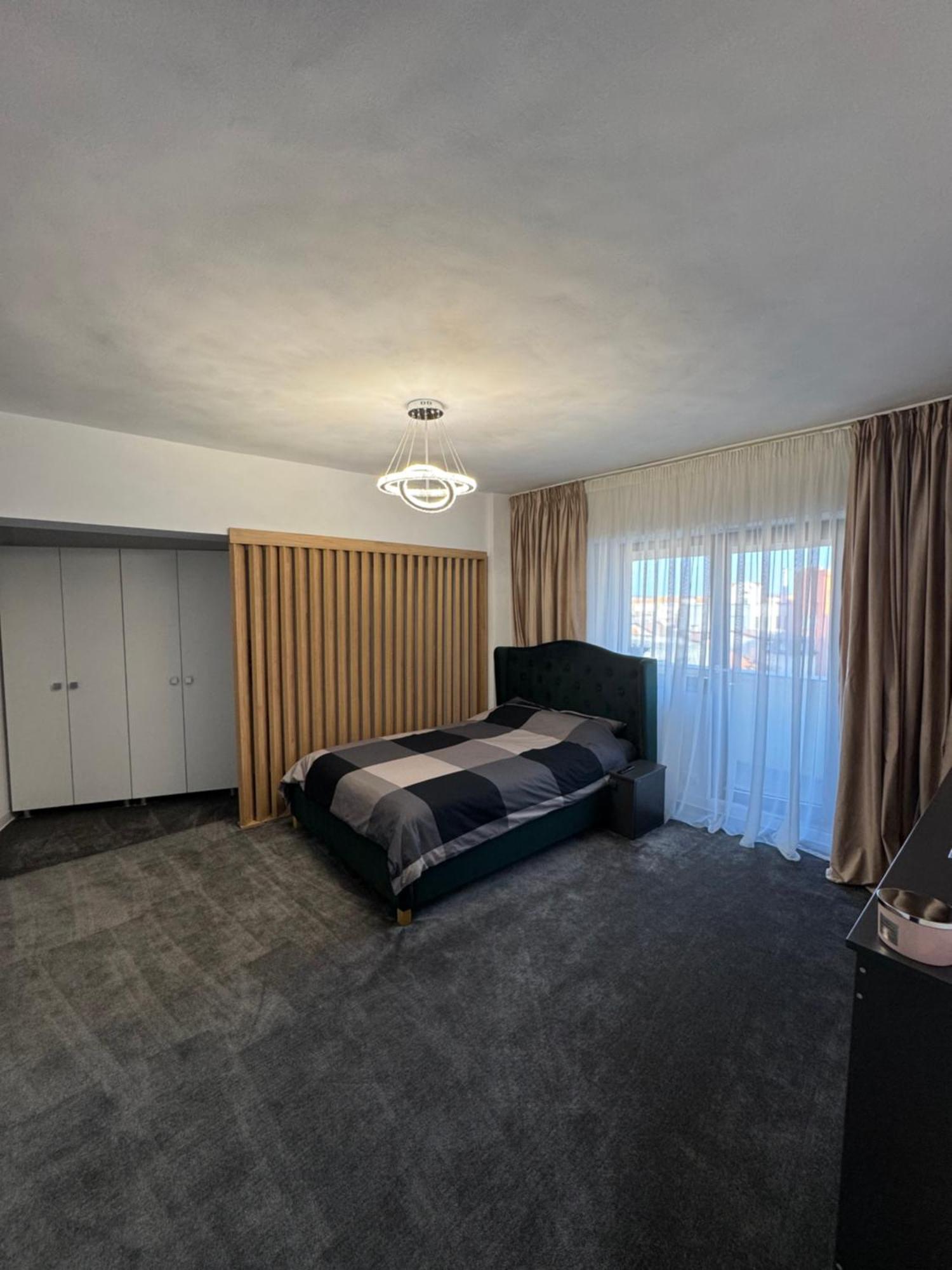 Central Apartment Targu Jiu Exterior photo
